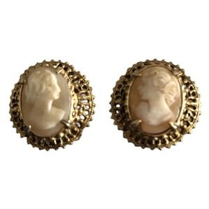Gold Tone Hand Carved Shell Peach Cream Female Cameo Clip On Earrings